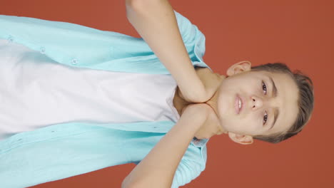 Vertical-video-of-Boy-with-neck-pain.
